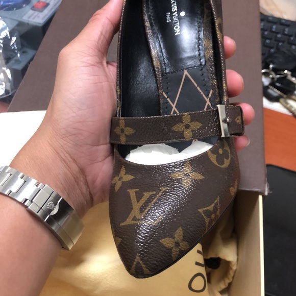 Brand New Louis Vuitton Shoes Work once inside of carpet governor ball - Picture 12 of 13